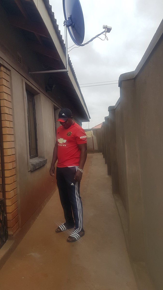 paramadaz's tweet image. Man u