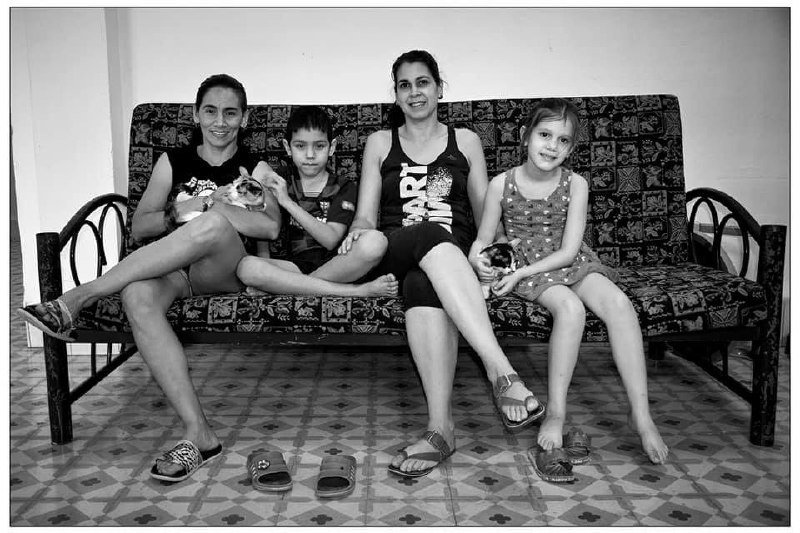 CimarronasCuba's tweet photo. 🧐¿Ya sabes qué contempla el Código de Las Familias como matrimonio?

Art. 197: El matrimonio es la unión voluntariamente concertada de dos personas con aptitud legal para ello,con el fin de hacer vida en común,sobre la base del afecto, el amor y el respeto mutuos
📸 Yailen Ruz https://t.co/SbRUWP4WkG