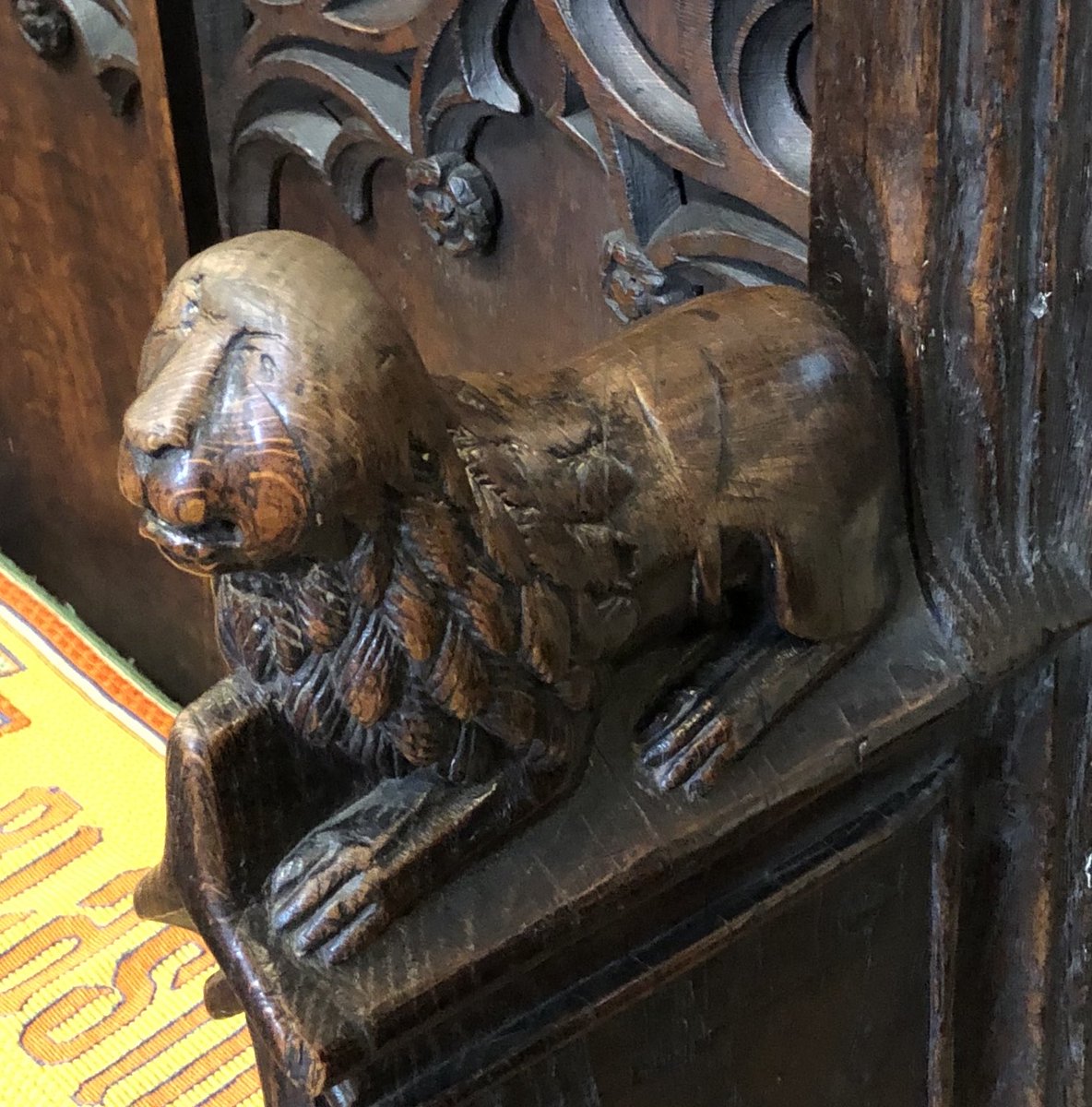 Barb_Drummond's tweet photo. A bit worn #Woodnesday #Benchend #WakefieldCathedral https://t.co/GnaEKUFOsO