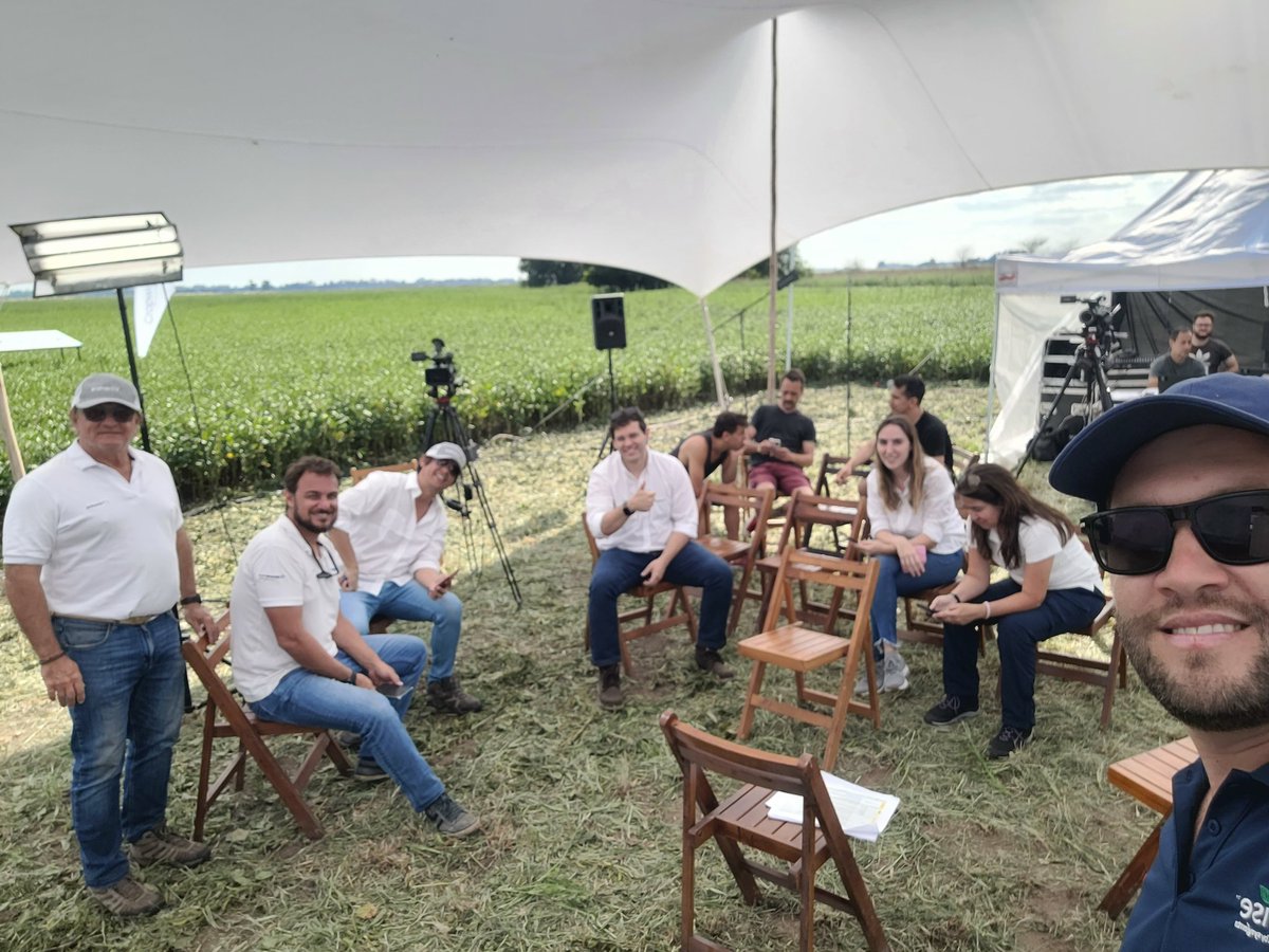 JonatanMauro1's tweet photo. Todo listo para #ConectadosSoja @Syngenta_ar
#Tekarium la mejor alternativa para el control de insectos!!!
Nuevas herramientas digitales #Cropwise https://t.co/eK4pv0ZsBu