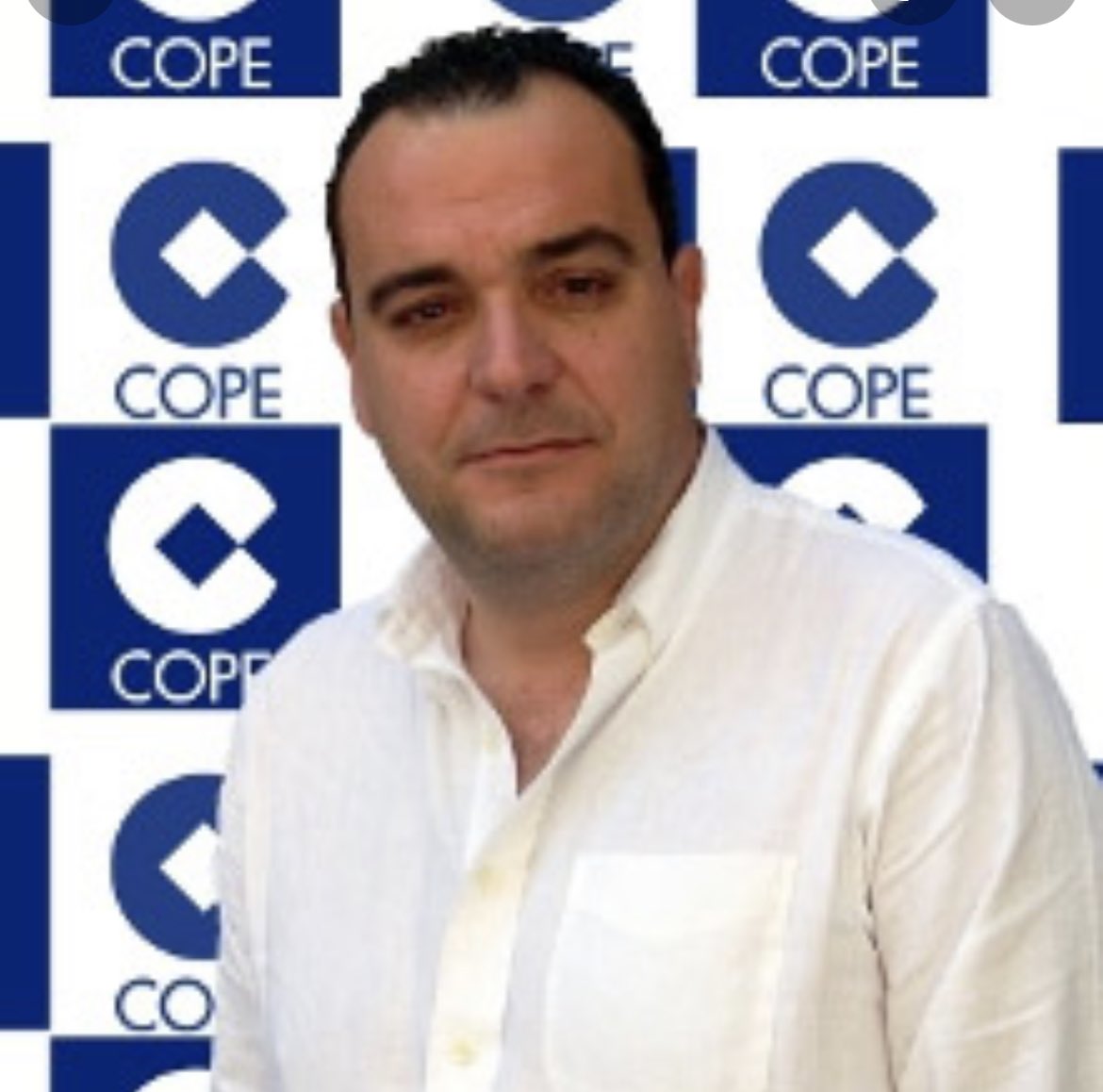 En 2009 entregamos a @JPColmenarejo desde la Fundación <a href="/cronicablanca/">Crónica Blanca</a> el Premio Juan Pablo II por su excelente trabajo y su coherencia personal. Hoy se habrán encontrado en el Cielo, grandes comunicadores ambos, y seguro que el abrazo habrá sido de grandes amigos.