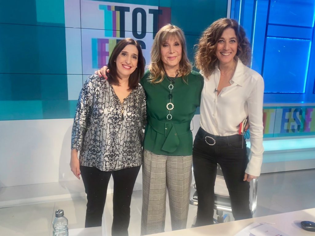 AnnaBozaAbogada's tweet photo. 📌 A #TotEsMouTV3 amb @HelenaGMelero i nova exclusiva de @pilareyre i la revista Lecturas, que asseguren ‘ la infanta 👑 ha deixat ben clar que no pensa tornar amb Urdangarin’ i hem parlat dels efectes #Divorci #Monarquia #Familia #Separacio #Spain #8M @totesmoutv3 @tv3cat https://t.co/rX4OnJZpsO