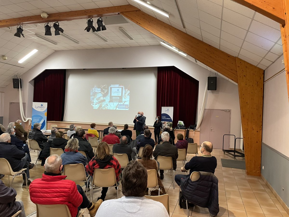 ggavet's tweet photo. Ce soir nous étions à la rencontre des Marcillois (#Marcilly-en-villette) @leloiret pour annoncer l’arrivée de la #fibre #lysseo #loiretfibre @XpFibre @AlticeFrance pour Prés de la moitié des habitants https://t.co/qxL2Deg8tP