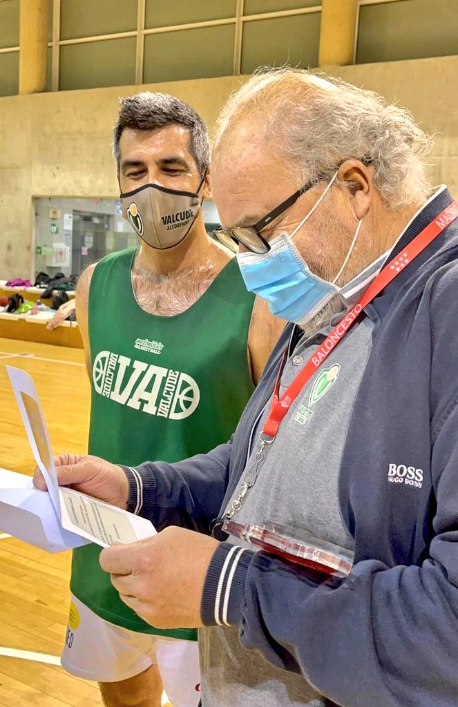 ferrlaura12's tweet photo. Hoy he podido agradecer y ofrecer a los verdaderos merecedores el galardón  #Valores de @femaddi al
EQUIPO. GRACIAS a tod@s especialmente a @LuuxRodriguez23 @GonLaura12 @Julimp10 #PorLaPlenaInclusion https://t.co/w6OePBJLTc