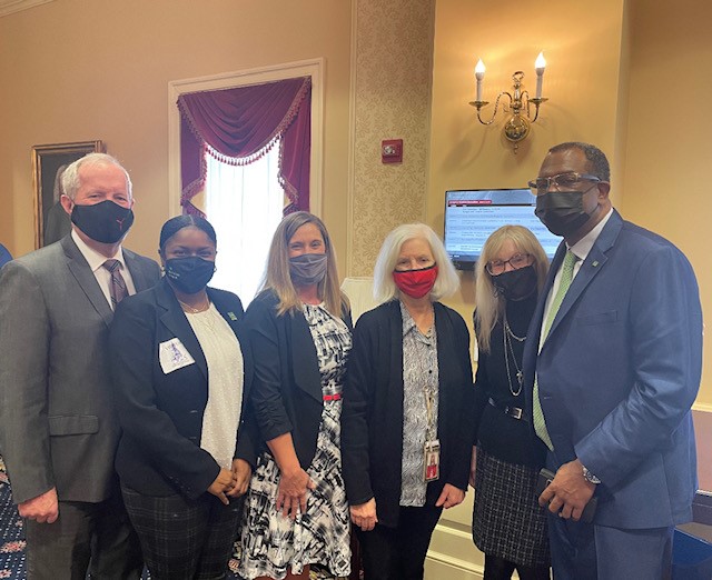 DonateLifeMD's tweet photo. Today, Donate Life Maryland's Lisa Spicknal along with @TheLLF's Ieesha Johnson, and recipient Tim Heely testified in support of SB574. Joined by @TheLLF's Karen Kennedy and @BeA_Donor Kenny Boyd.
#DonateLife #BeADonor #MarylandGeneralAssembly #TheLLF #WRTC https://t.co/SjiNH8ci8z