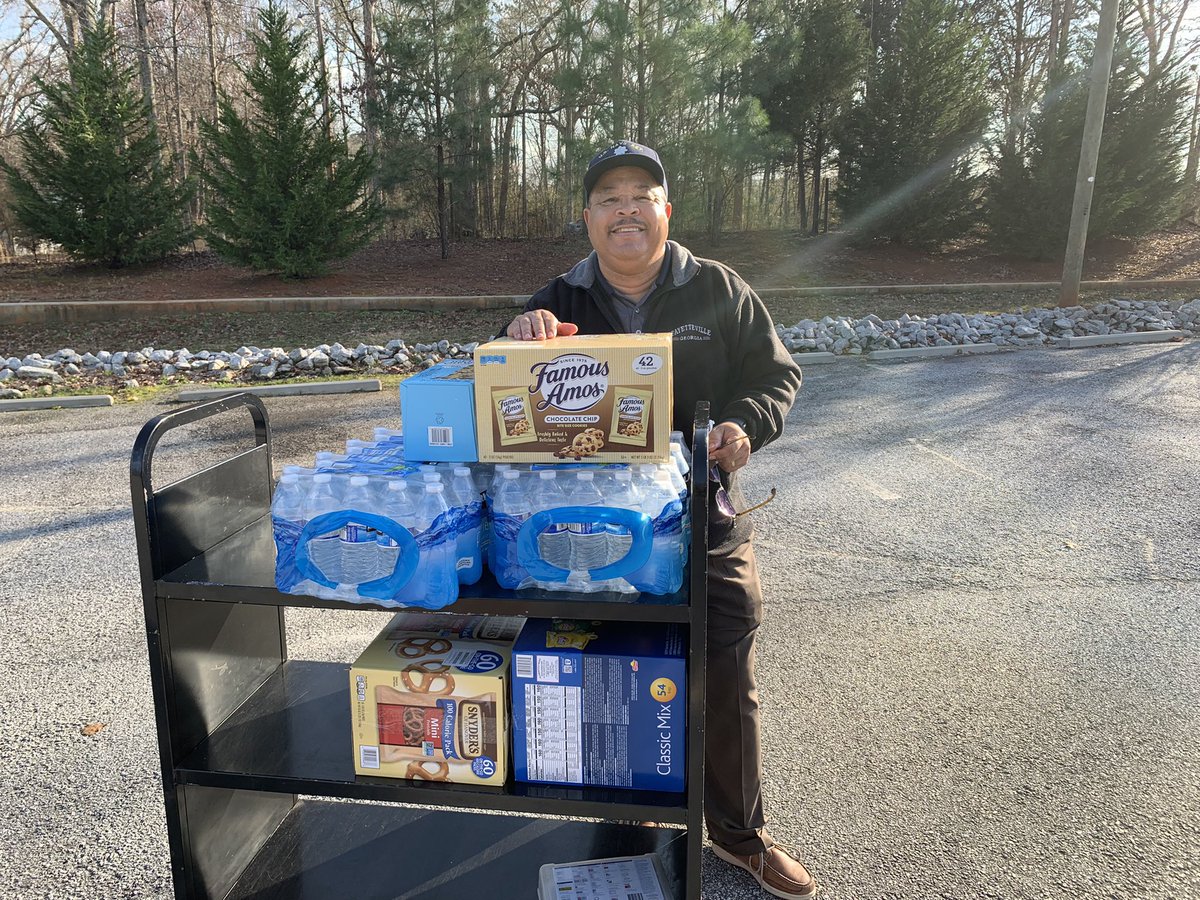 Thanking God for our community partnerships! Mayor Johnson is always such a blessing to others and the community! It's important to be a blessing to him and his foundation!
Keep serving!!
Keep giving!!
Keep loving!!

#dreamsofloisstrong #nonprofit #dreamsoflois #dreambig