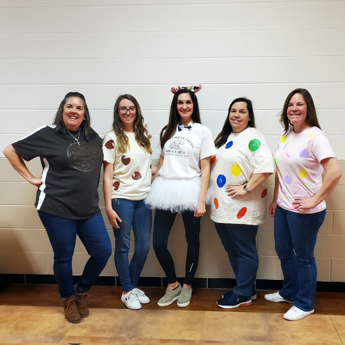 GreeneMath7's tweet image. We go together like Cookies and Milk! 🥛🍪 2.22.22

#twosdaytuesday #7thmathteam #sweetteam #7LJHmath #7LJHpride #SevenLakesFarms 
@spartan_speak