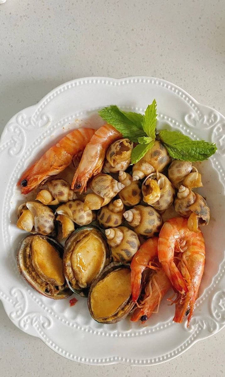 The food tonight was so scrumptious and wonderful