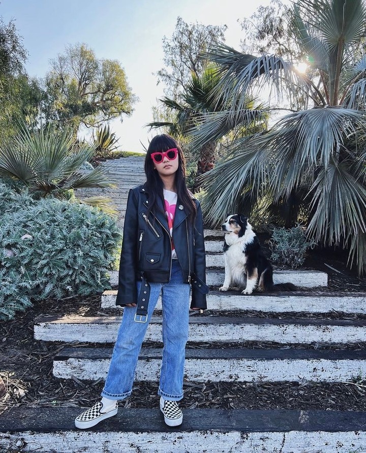 vansgirls_mx's tweet photo. Cuando un outfit trae actitud se nota. 📸 IG zooeyinthecity https://t.co/qzyQ3bKNG5