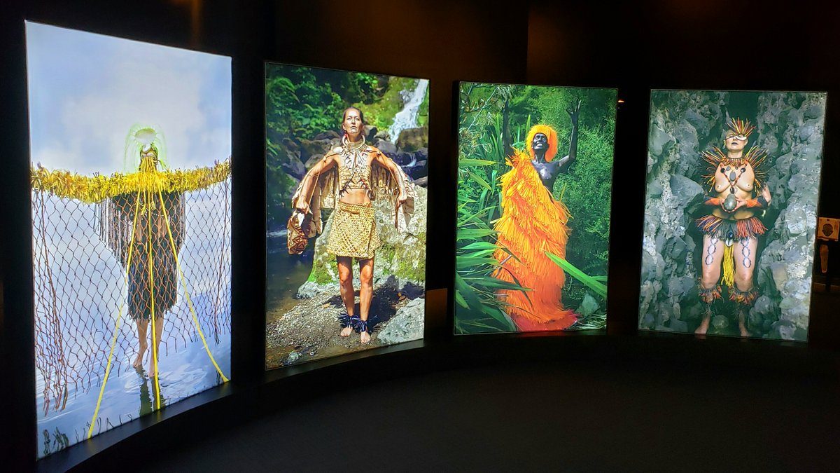 Hawai'i Triennial 2022 Bishop Museum featured artist: Pacific Sisters. "Te Pu o Te Wheke," 2021. See it in person to experience the augmented reality effects!

Learn more:
BishopMuseum.org/HT22

#HT22 #ContemporaryArt
#BishopMuseum #HawaiisMuseum