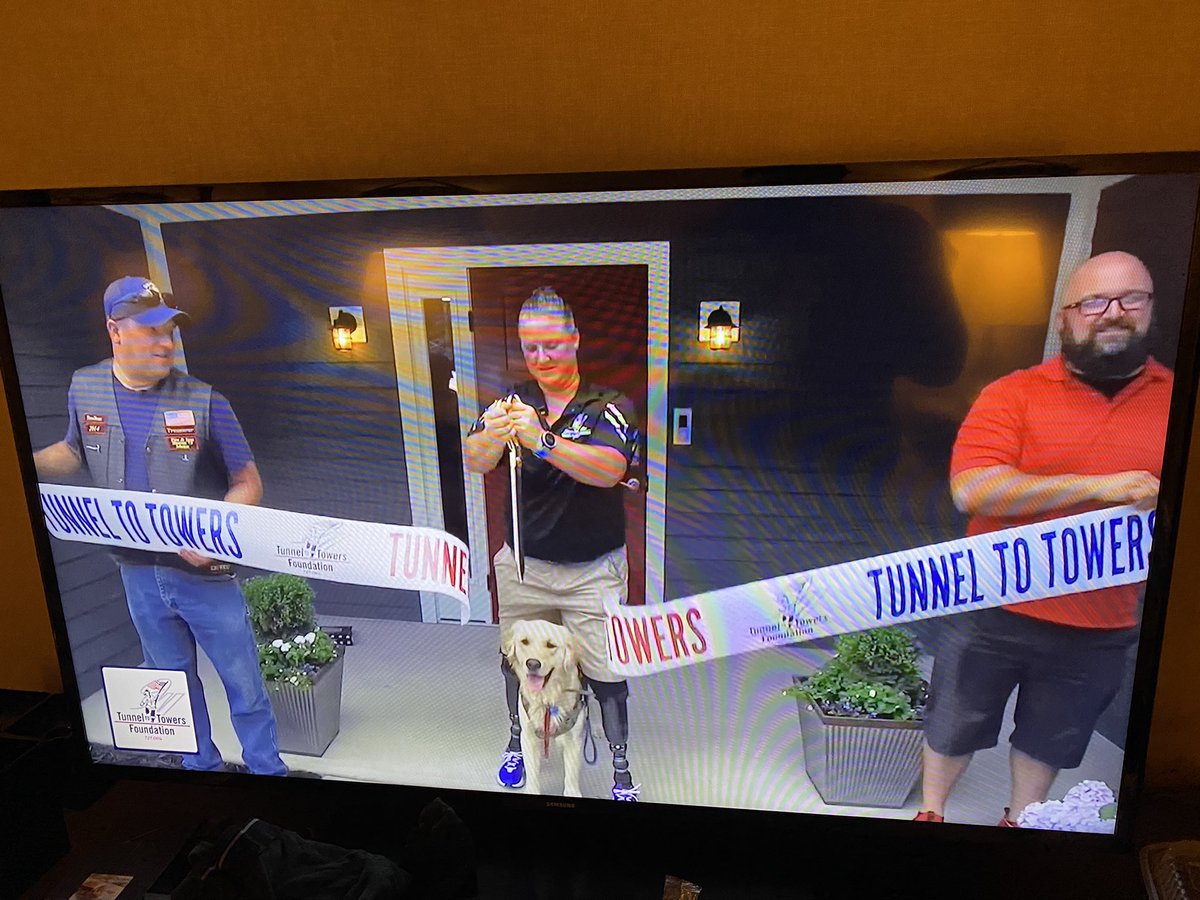 bsnider_22's tweet photo. Staying in a hotel in Dallas and who do I hear on TV? My friend @CLGardner19!  What a great cause to donate to if you are able. @Tunnel2Towers https://t.co/HKk7cOxLwl