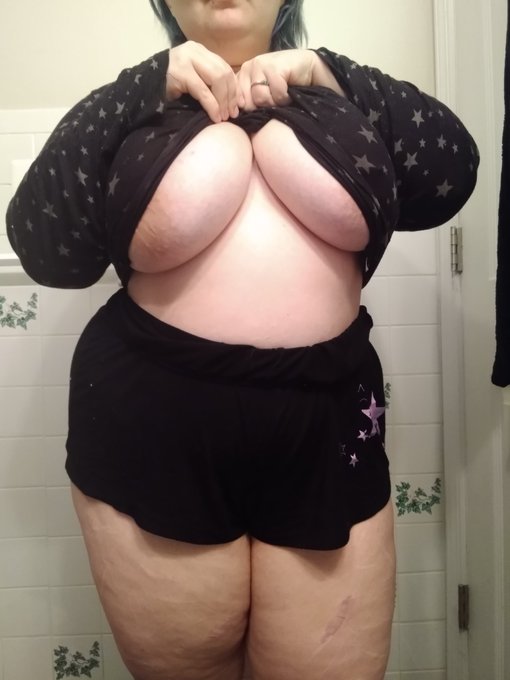 Having a lazy pj day 😴 would be more fun if you were here with me 😈🤤https://t.co/lt76nXK1A1 #humpday<a href="/tag/humpday"class="tags"><span>#humpday</span></a><a href="/tag/sexy"class="tags"><span>#sexy</span></a><a href="/tag/ad"class="tags"><span>#ad</span></a><a href="/tag/goth"class="tags"><span>#goth</span></a><a href="/tag/gothic"class="tags"><span>#gothic</span></a><a href="/tag/tasteful"class="tags"><span>#tasteful</span></a><a href="/tag/gothbabe"class="tags"><span>#gothbabe</span></a>