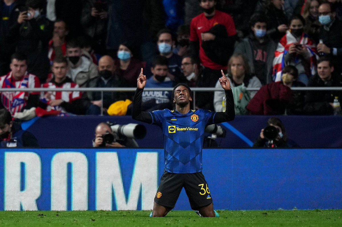 FabrizioRomano's tweet image. Anthony Elanga, 19 years old ⭐️🇸🇪 #UCL

Rangnick said…

▪️ “He was almost on his way out on loan in Jan, I told him: no way, you will stay”.

▪️ “From the first training session, he showed up. I was in my hotel room watching videos of him on YouTube!”.

Special night for Elanga.