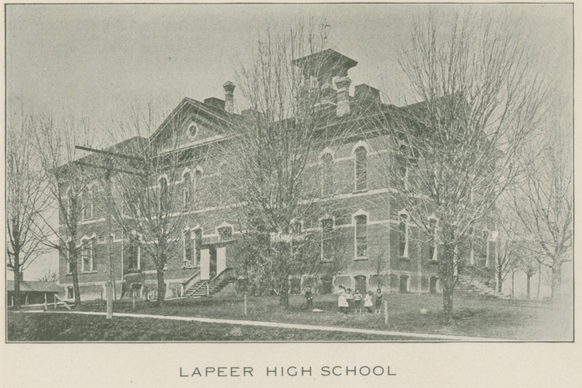 Hcrocker80's tweet photo. Lapeer High School 1908. If you vote for us by tweeting #diglapeer you can see lots more like this. 🙃 https://t.co/IWaTX6r4pC