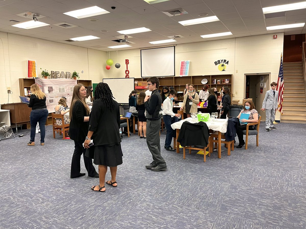 VRoeshink's tweet photo. Great job to all the participants in the Amazing Shake competition at Deltona Middle. Students showing off their soft skills. Thanks to all the volunteer judges and teacher Mrs. Naylon for this awesome event! @VolusiaCTE @VolusiaSTEM @volusiaschools https://t.co/XvaftMOSJF