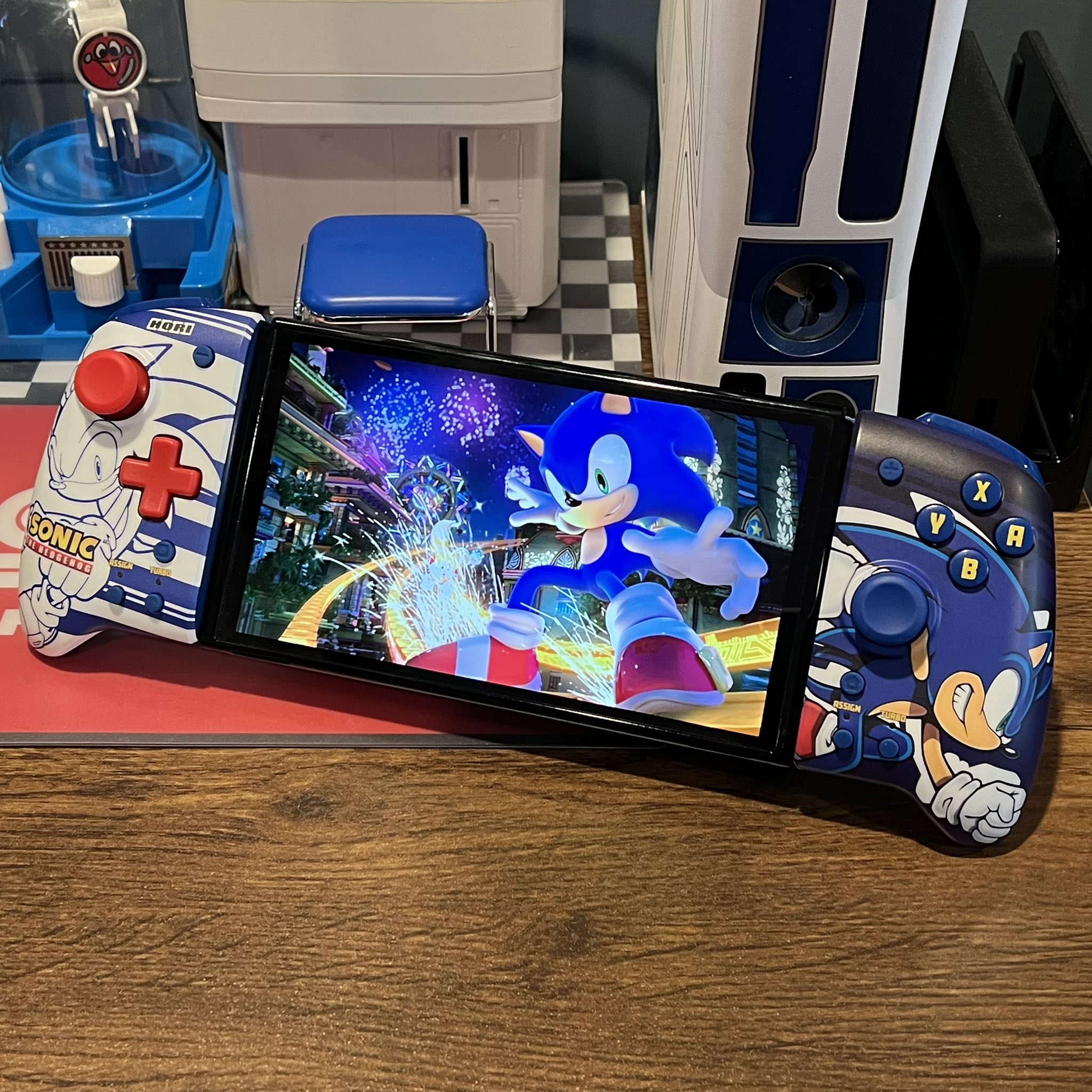 HORI 'Sonic the Hedgehog' Split Pad Pro Switch Controller