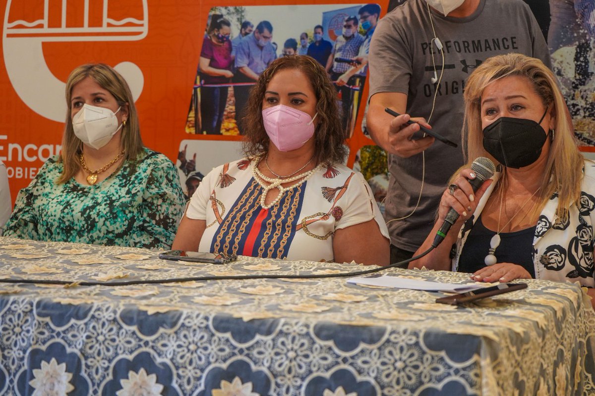 ZulmaMemmel's tweet photo. 🗣️Hoy en conferencia de prensa presentamos la actividad que por el Dìa de la Mujer Paraguaya que organizamos en forma conjunta la Junta Municipal y el Ejecutivo. 

🌟Vamos a reconocer a mujeres que por su trabajo y aporte a la comunidad inspiran, en diferentes áreas de acción. https://t.co/7hJvpxHLg1