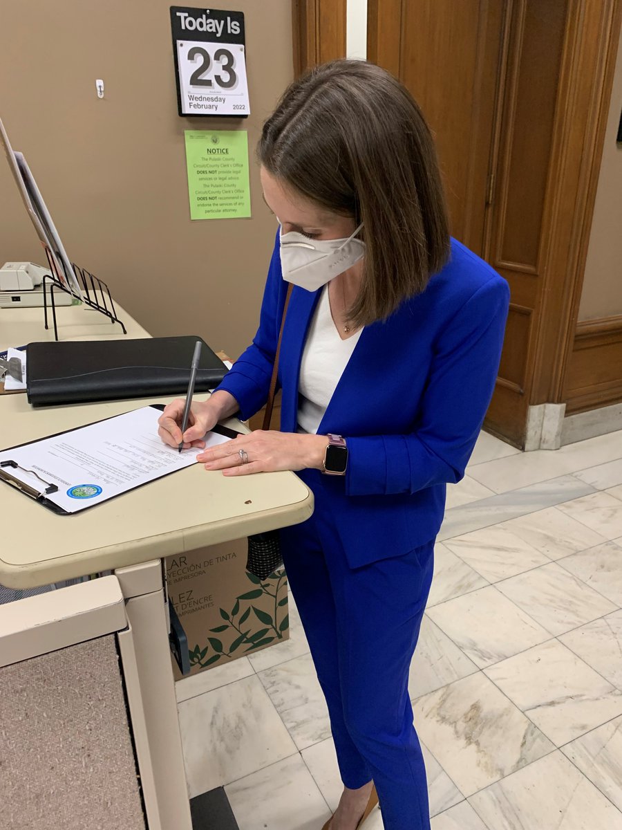 PulaskiClerk's tweet photo. Inclement weather didn't stop JP candidate Anna Morshedi and a couple of more from filing on day 2 of candidate filing in the Courthouse. See our website for an updated list of candidates.
#arpx #Vote #pulaskiar #candidatefiling https://t.co/5P76sQDzdK