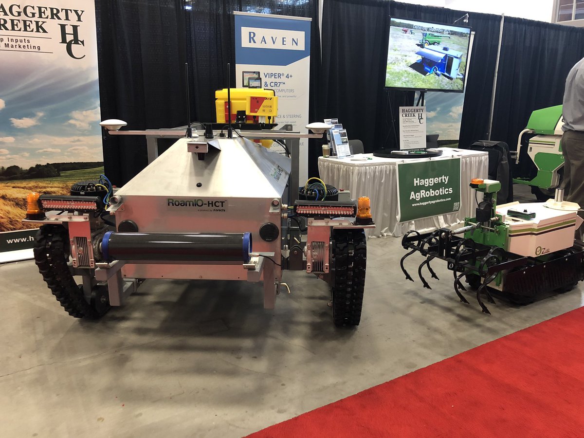 DailyNewsDM's tweet photo. Oh the things you will learn at #ofvc2022! #robotics were a hot topic with @SGTPahari and @TheSandFarmer. Forget about Dorothy and Juliet, I was in awe of the mighty OZ with RoamIO by my side. #seeWhatIDidThere #AgRobotics #weedPullinACrowdEveryTime #WorthIt https://t.co/0mX5Af3hrv