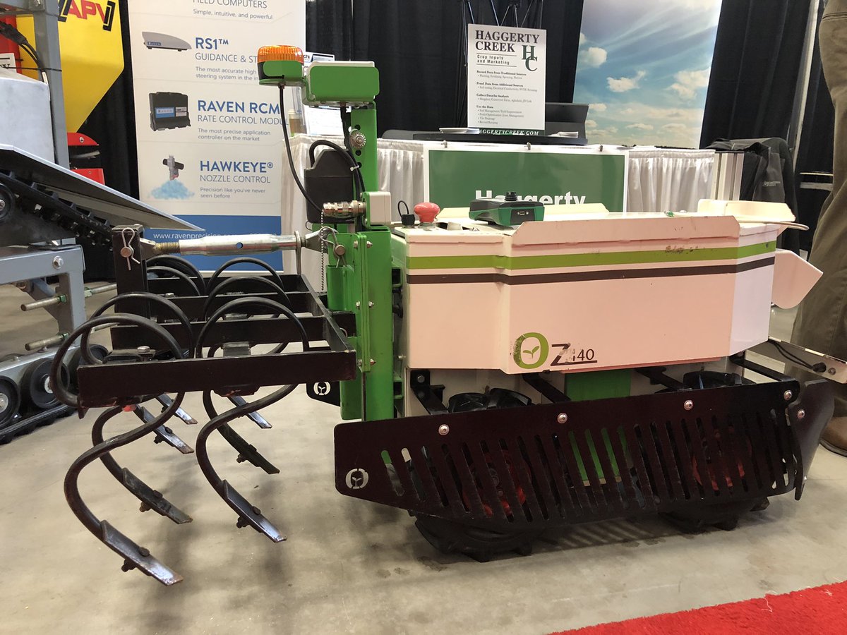 DailyNewsDM's tweet photo. Oh the things you will learn at #ofvc2022! #robotics were a hot topic with @SGTPahari and @TheSandFarmer. Forget about Dorothy and Juliet, I was in awe of the mighty OZ with RoamIO by my side. #seeWhatIDidThere #AgRobotics #weedPullinACrowdEveryTime #WorthIt https://t.co/0mX5Af3hrv