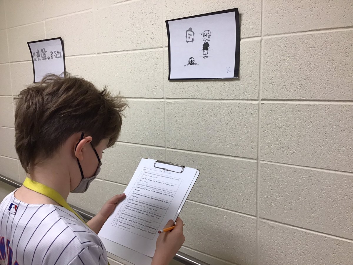 Gallery walk!! What a great higher order thinking activity to have students reading in Spanish!! Thank you Annabelle Williamson!! <a href="/vopnews/">Village of Oak Park</a> <a href="/ParkDistOakPark/">Park Dist. Oak Park</a> <a href="/OakPark97/">Oak Park District 97</a> <a href="/d97Spanish/">OP97 Spanish FLES</a> #MyD97 #WeAreD97