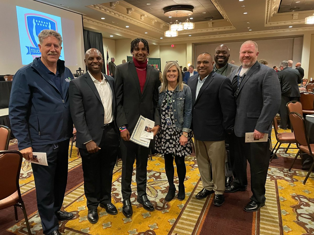 BaseballGcm's tweet photo. Congrats to @MasonDuke15 on his Houston Area scholar athlete luncheon! https://t.co/IHXTvVwDrt