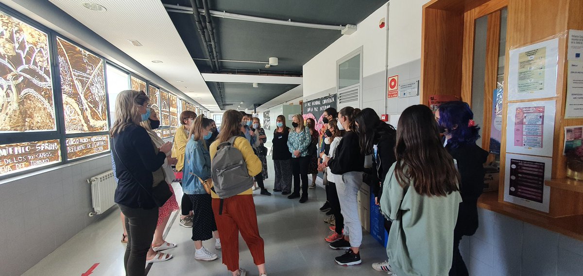 Today we had the visit of a group of teachers from London and Northampton <a href="/LEAPltd/">Emilia Quaranta</a>. Some of our students have guided them through our school and our work, an experience for them. <a href="/proyectocartama/">IES Cartima</a> <a href="/auro_carretero/">Aurora Carretero</a> <a href="/silviamontufo/">Silvia Montufo Urquízar</a> <a href="/LyndseyGoodwin3/">Lyndsey Goodwin</a> <a href="/englishbydavid/">David Cabrera</a>