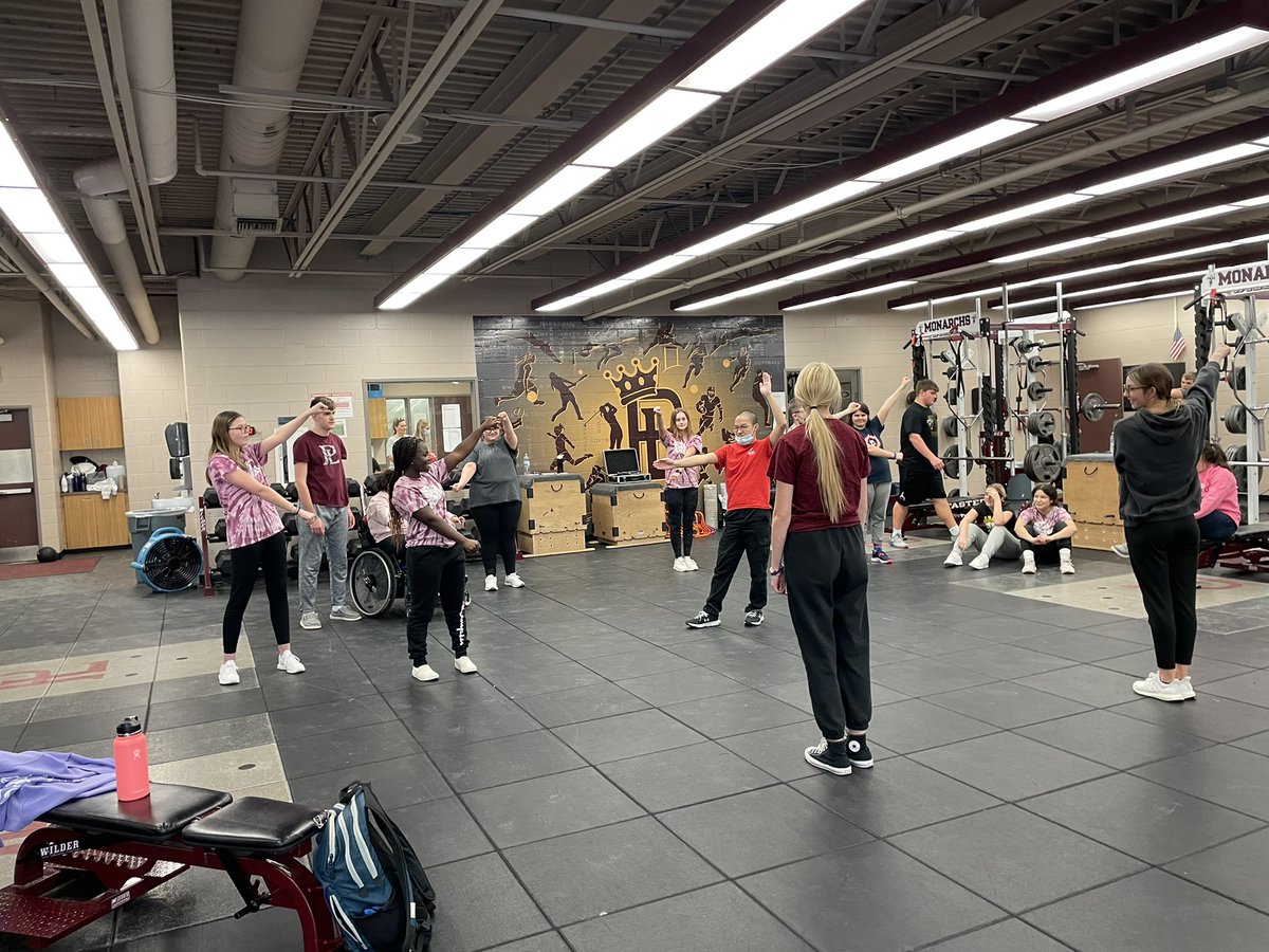 PlhsUnified's tweet image. Learning some cheers and working out with @plhscheer