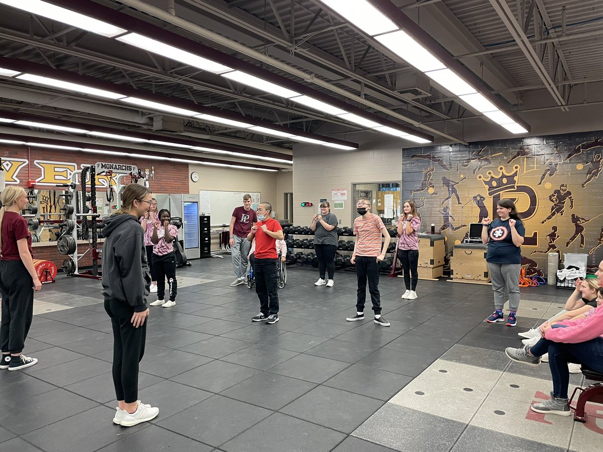 PlhsUnified's tweet image. Learning some cheers and working out with @plhscheer