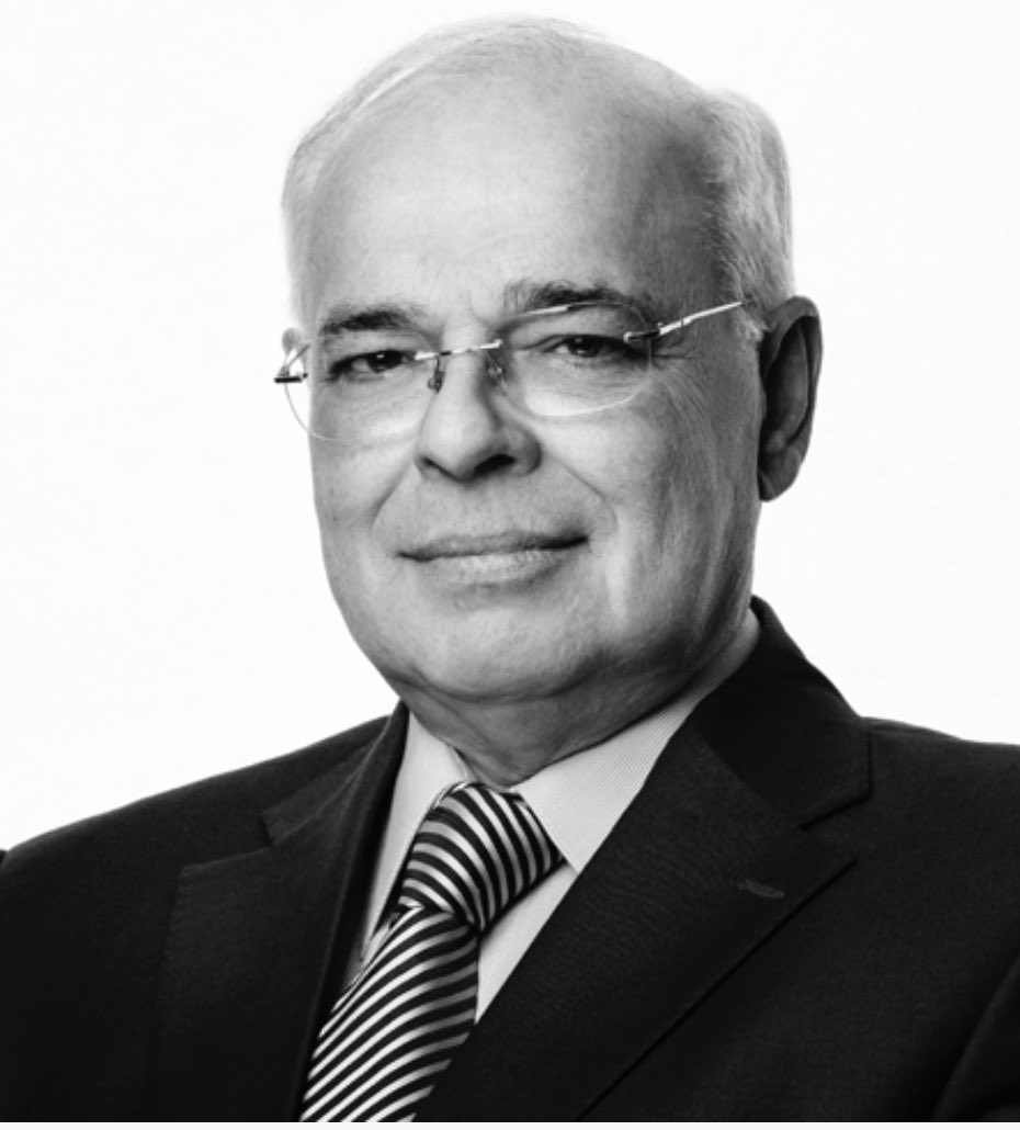 FerreiraBManuel's tweet photo. Hoy murió un hombre importante para el Paraguay. El Dr Carlos Mersan fue posiblemente el más brillante abogado tributarista de los últimos tiempos. Hilo https://t.co/7JBwPEXVBv