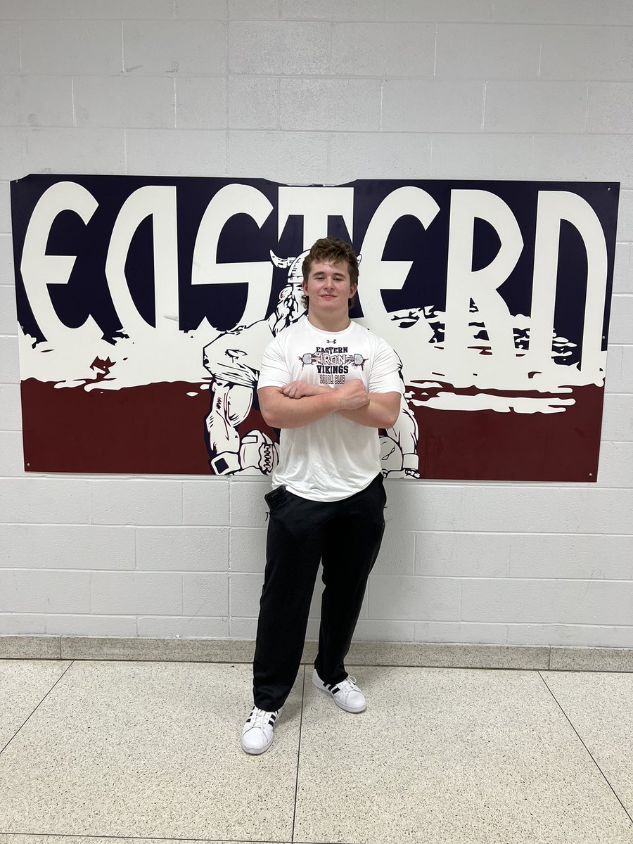 Coach_B_XXVII's tweet photo. #Winter1 1000lb. Club (Bench/Dead/Squat) ‘23 OL/DL @J_Borromeo73 - 1300lbs ‘25 OL/DL @JimBiscuits_78 - 1115lbs @Fowlkes41 @ECCRSDFootball #VikingStrong https://t.co/6ITQiwfxEG