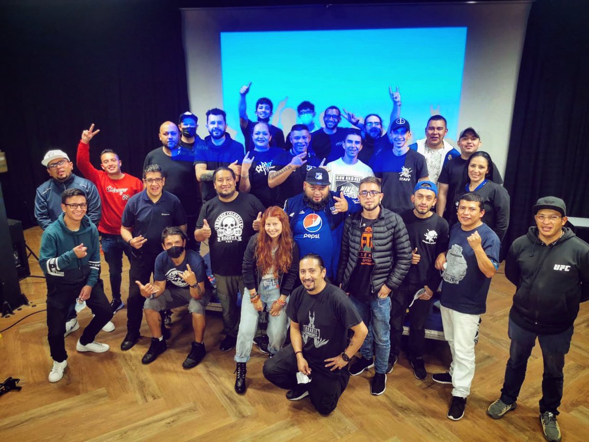 Ucroniolab tweet media