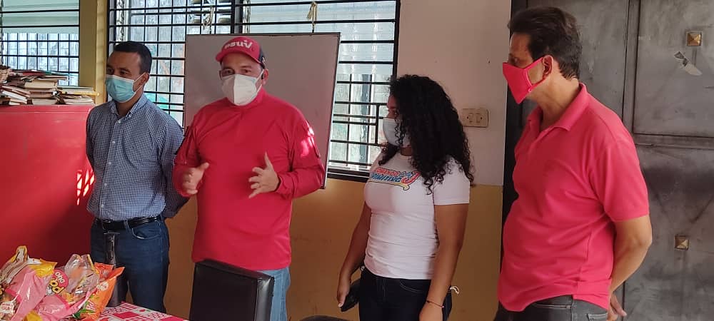 Desde la UBCH "Angel de la Guarda" en el Municipio Páez se llevó a cabo en compañía del Alcalde <a href="/rtorrealba_/">Rafael Torrealba</a> la asamblea para postular a los delegados y delegadas rumbo al V Congreso del <a href="/PartidoPSUV/">PSUV</a> y el IV Congreso de la <a href="/JuventudPSUV/">Juventud PSUV</a>.

#23FDefensaDeLaSoberanía <a href="/NicolasMaduro/">Nicolás Maduro</a>