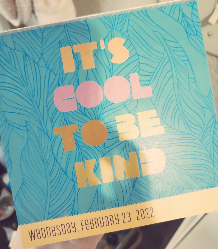 MisJ1215's tweet photo. Today's motto, but really it's an everyday thing! #bekind https://t.co/ZkIZwPlIx7