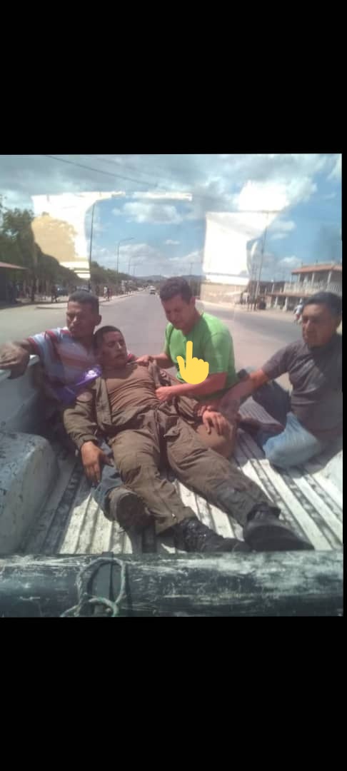 Gustavojgm66's tweet photo. Este VENEZOLANO sí que merece ser tendencia en todas las redes, realmente un héroe nacional!!! Aplausos de píe 👏🏻👏🏻👏🏻👏🏻👏🏻👏🏻👏🏻
#Pavía
#Lara https://t.co/P8rTJUopjU