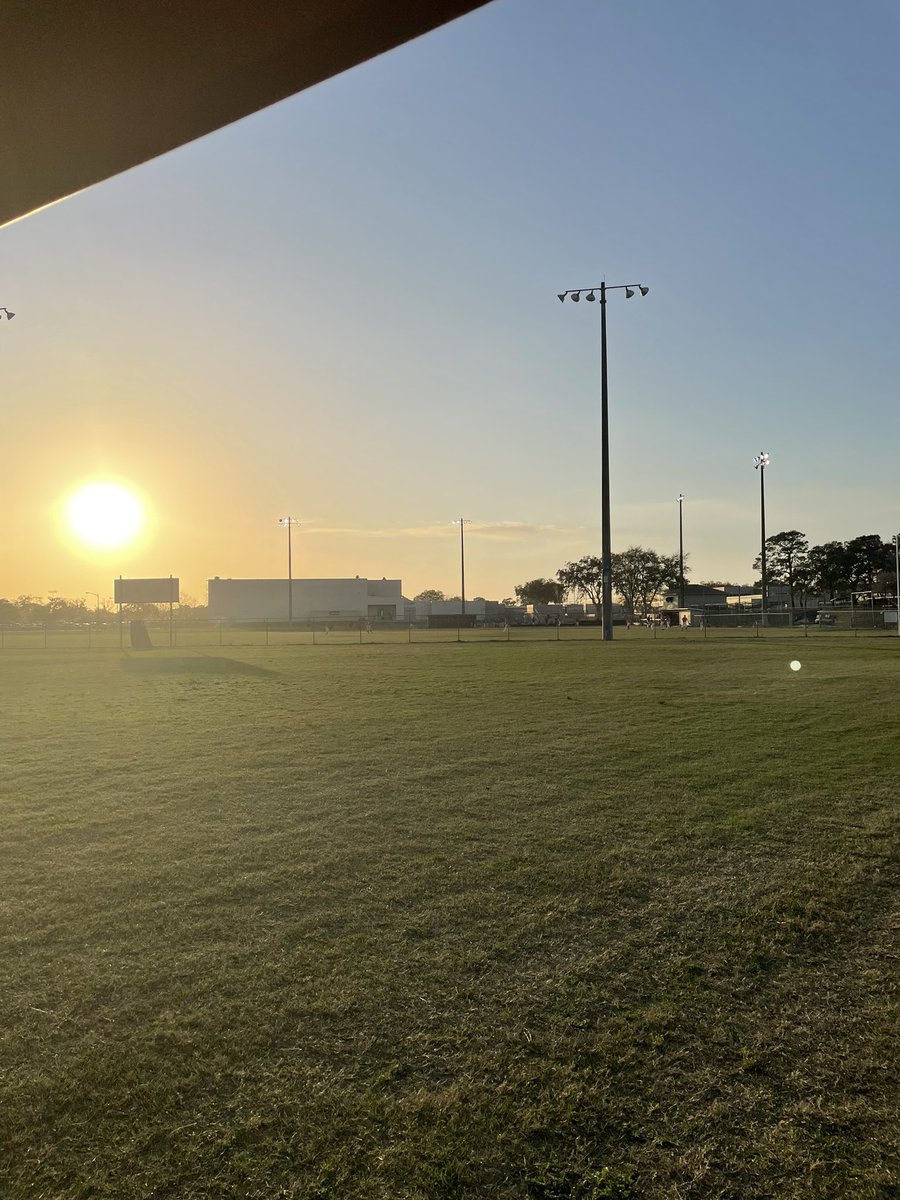 BEAUTIFUL night for some Baseball and Softball. Good luck, Cobras! ❤️🐍💛