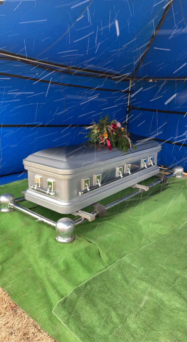 HanningAustinJ's tweet image. Today was definitely one of the hardest days of 2022 so far.  I still can’t believe your gone.  But thanks for holding back the sleet and snow till after the services was over.  Love you Uncle David!!