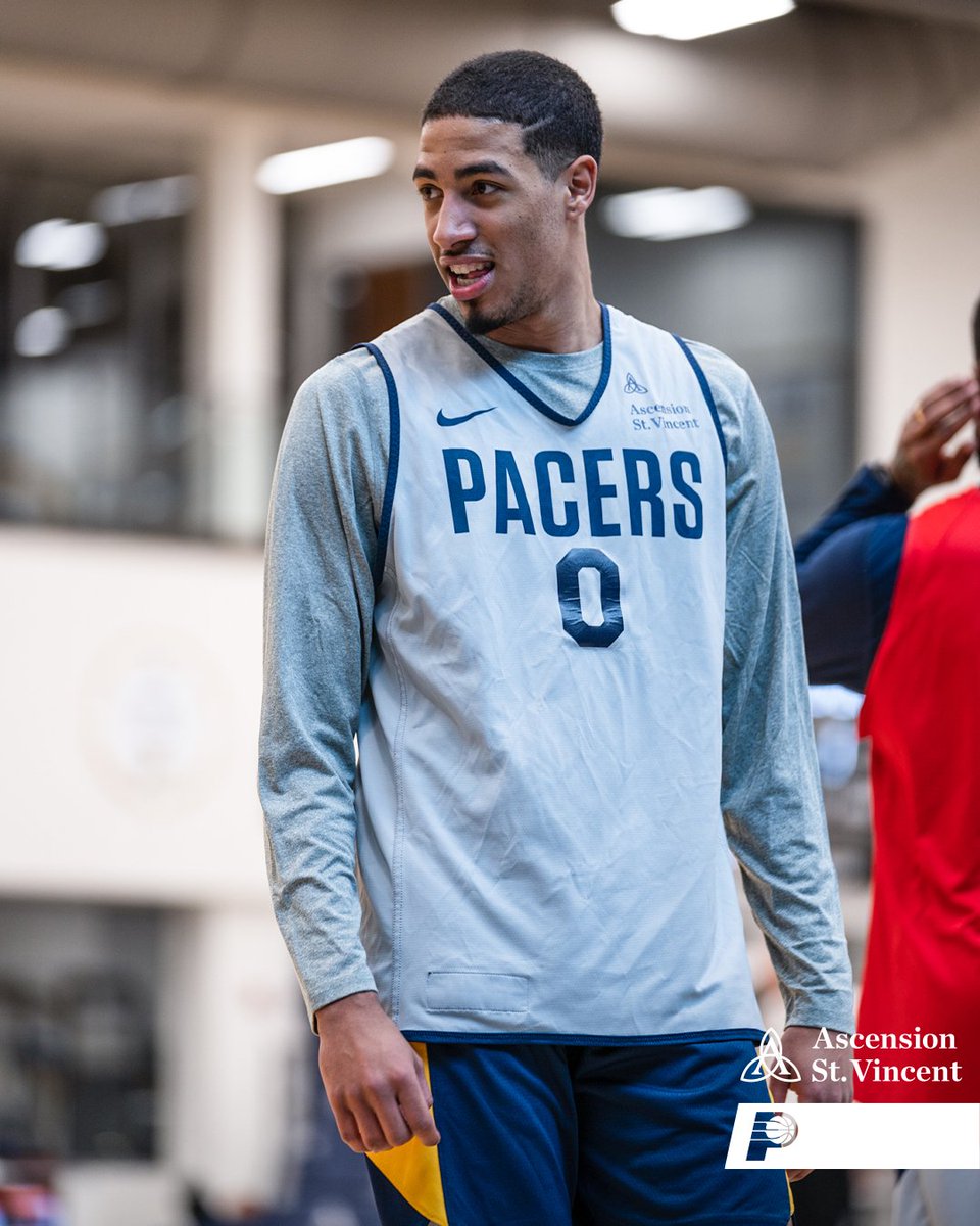 Pacers's tweet photo. back to work 💪

#GoldBlooded https://t.co/RK1z7CAwDD