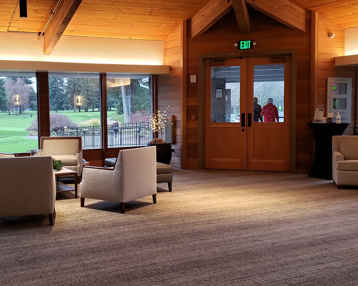 DECA completed interior renovations for the Tualatin Country Club, breathing new life into their iconic club house which last received substantial renovations nearly two decades ago.