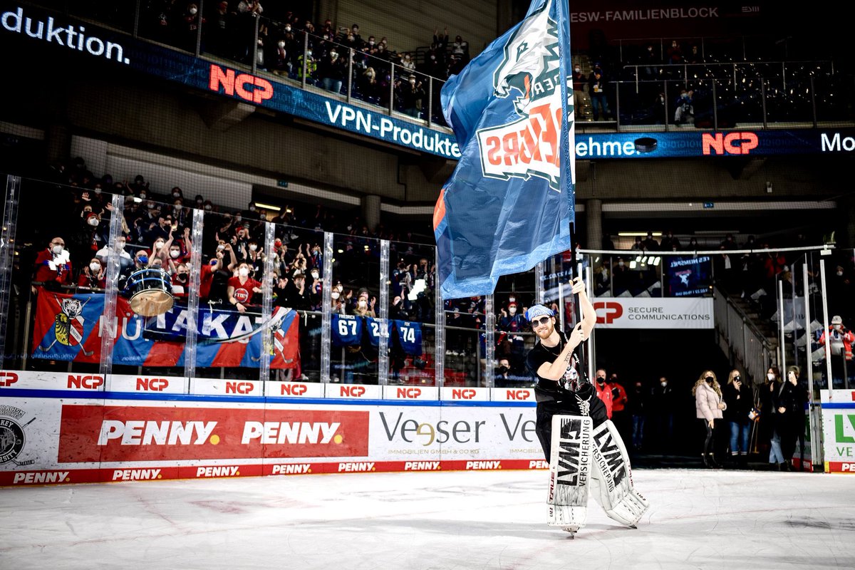 Riopel_N's tweet photo. #DUBEAUtiful performance tonight by Nรผrnberg Ice Tigers G Alex Dubeau with 29 saves in a 3-0 W for his 1st #DEL shut๐ซut. ๐ฉ๐ช
#38 has every right to celebrate posting a 2.39 GAA and 0.921 SV % so far this season! ๐ฅ
Great job @ALDubeau31 ๐๐ป
๐ธ @Ice_Tigers #Propulsion https://t.co/NXk7z3YKH1