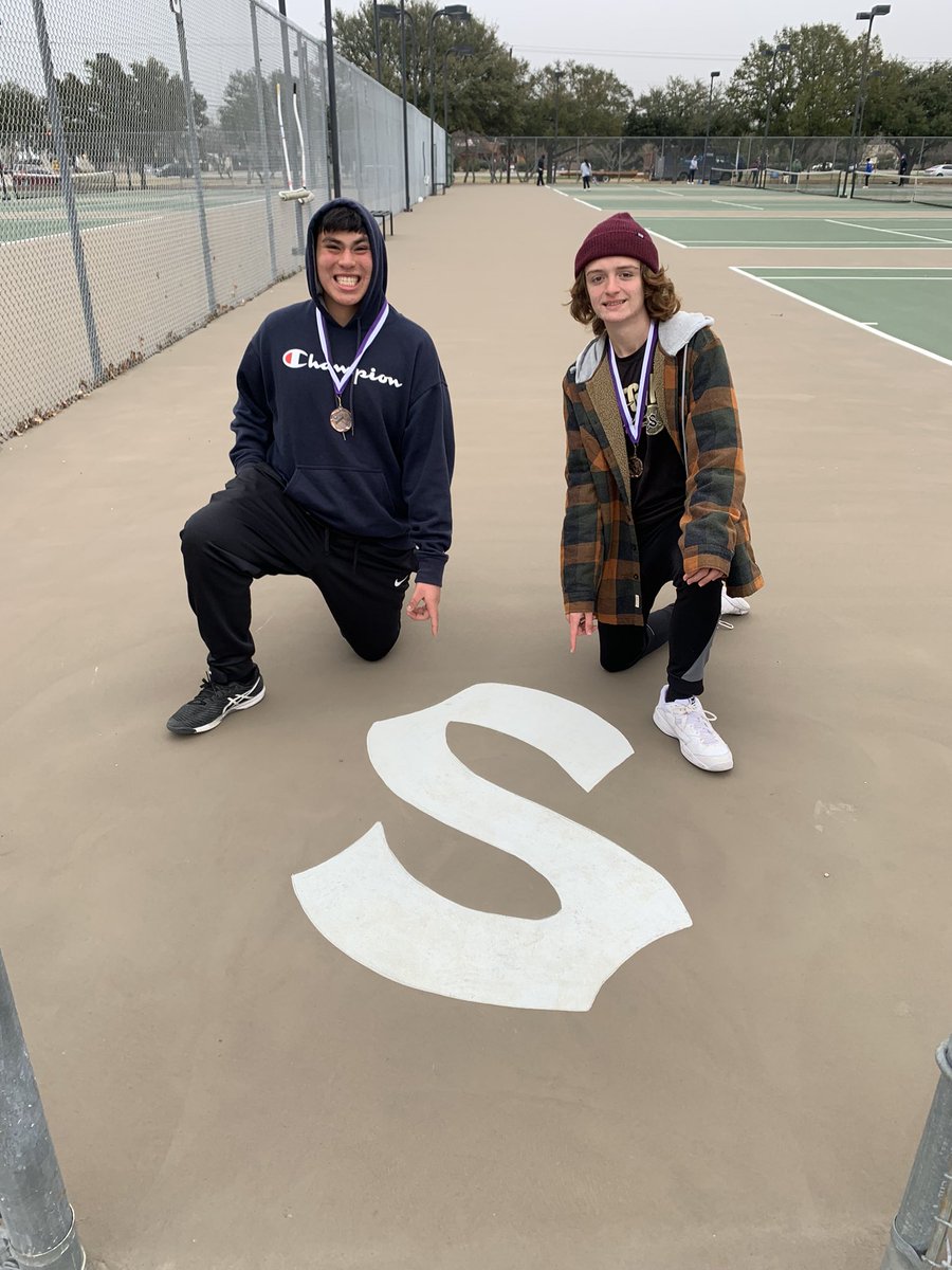 Swords ⚔️ up to these <a href="/SeguinHSTx/">Seguin High School</a> student-athletes!  They fought cold, wind &amp; freezing rain today.

Sarah 1st GS
Jaden 2nd BS
Sam &amp; Kaden 3rd BD
Paul &amp; Kiana 4th M
Michael &amp; Benny 1st Cons

#1Heart1Seguin

<a href="/SeguinISD/">Seguin ISD</a> <a href="/seguingazette/">Seguin Gazette</a>