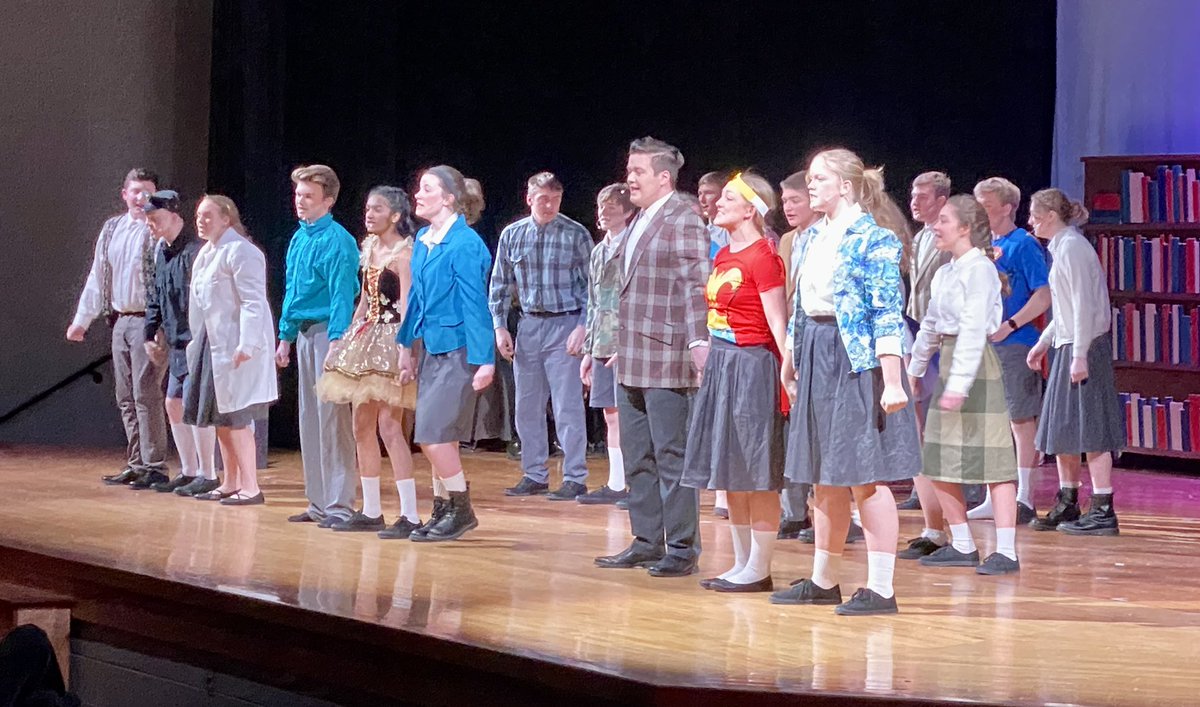 JustinBoliver's tweet photo. I Hope you have plans to see our Roland-Story students in the Musical this weekend! You, like always, are in for a treat! @R_S_Choirs @RS_ThorsDen @rolandstorycsd https://t.co/yT2cuqyvNR