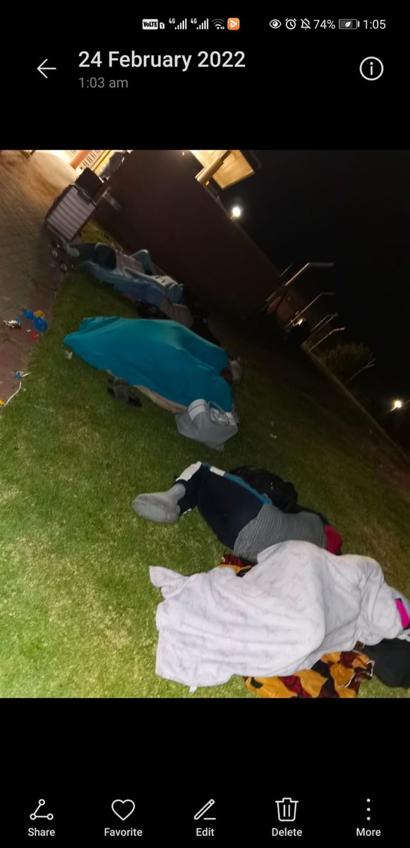 PrudenceLehloo's tweet photo. #ufsmustfall #UFS @SABCNews @METROFMSA @LesediFM https://t.co/LAYb4PyM4q