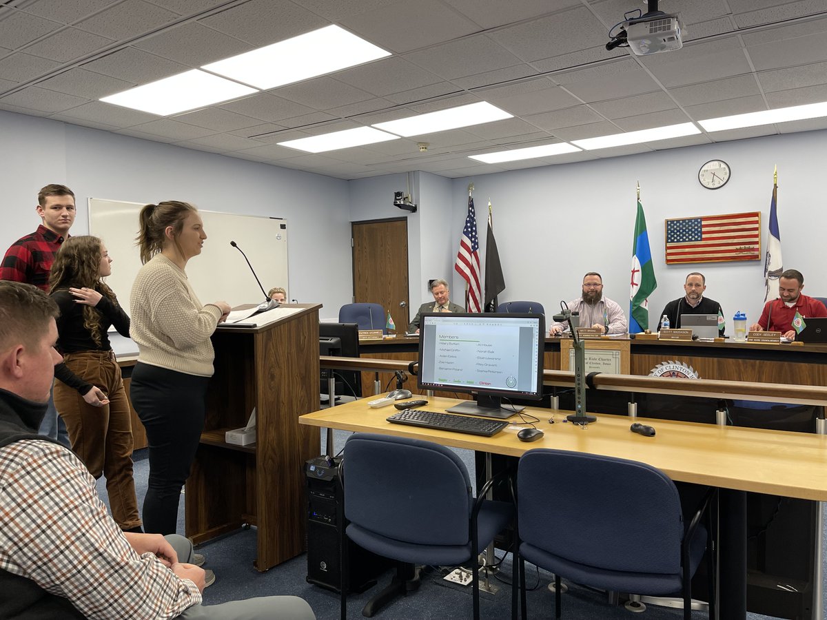 SynergyClinton's tweet photo. The mural project was presented to the City Council last night with hopes to have them match our donations that we have received.   We can't wait to partner with the City of Clinton to beautify and better a sense of community! #synergy #imagine #involve #impact https://t.co/6rffvIFDja