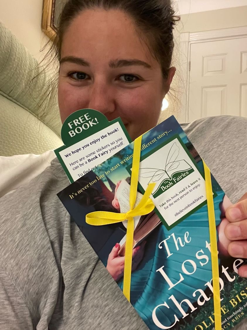 the_bookfairies's tweet photo. We have heard from so many happy finders of #TheLostChapter today, copies of which were hidden in London and Paris! #ibelieveinbookfairies @calbish @simonschusterUK #bookfound #bookfairies #findabook #paris #london https://t.co/oMkaDiDuq5