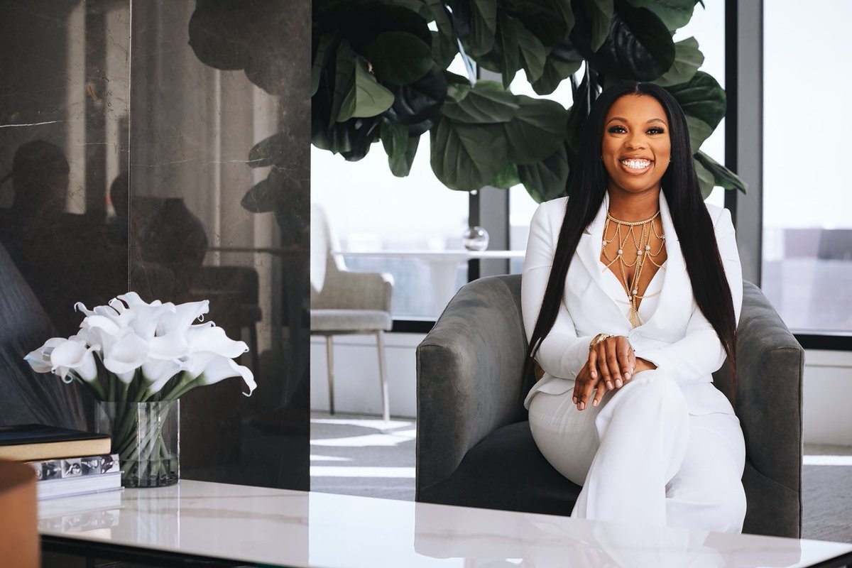 RobertMLars's tweet photo. Davonne Reaves didn't let the fact that Black entrepreneurs, especially women, made up a miniscule share of hotel owners in the United States stop her from achieving her goals. #28DaysOfBlack https://t.co/kkIVj8O2ke