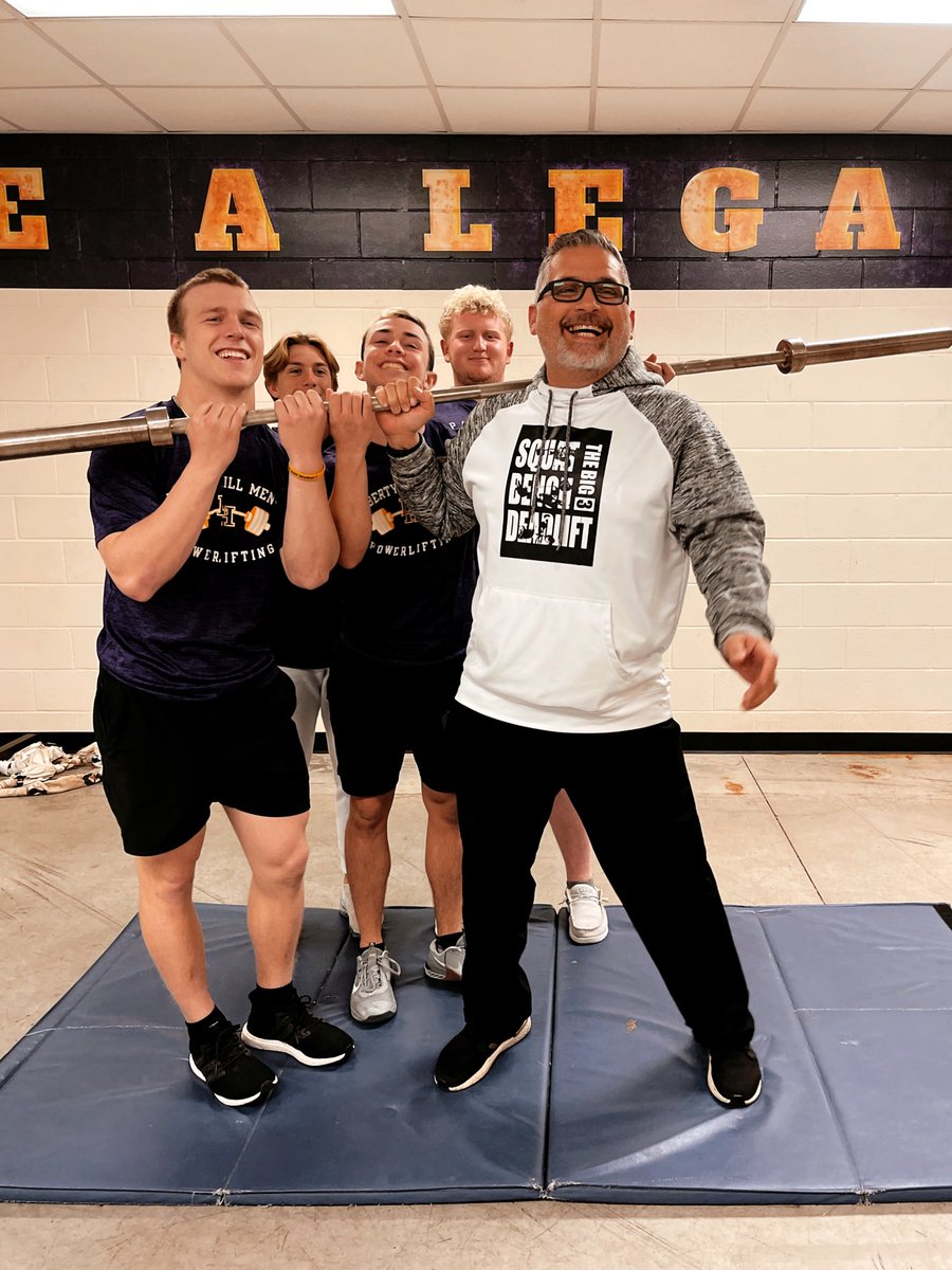 KyliejCortez_'s tweet photo. Photo shoots with @Coach_Acevedo are a hoot! Excited for our @AthleticsLhisd #PowerliftingTeam as they prepare for state! More great things to come! @lhisdcomms https://t.co/LKkuEg1jJN