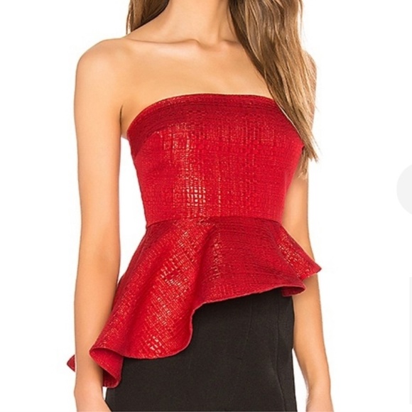 cexley425's tweet photo. So good I had to share! Check out all the items I'm loving on @Poshmarkapp #poshmark #fashion #style #shopmycloset #loversfriends #vincecamuto: https://t.co/dNP2atJjH3 https://t.co/MUvi10NkJI