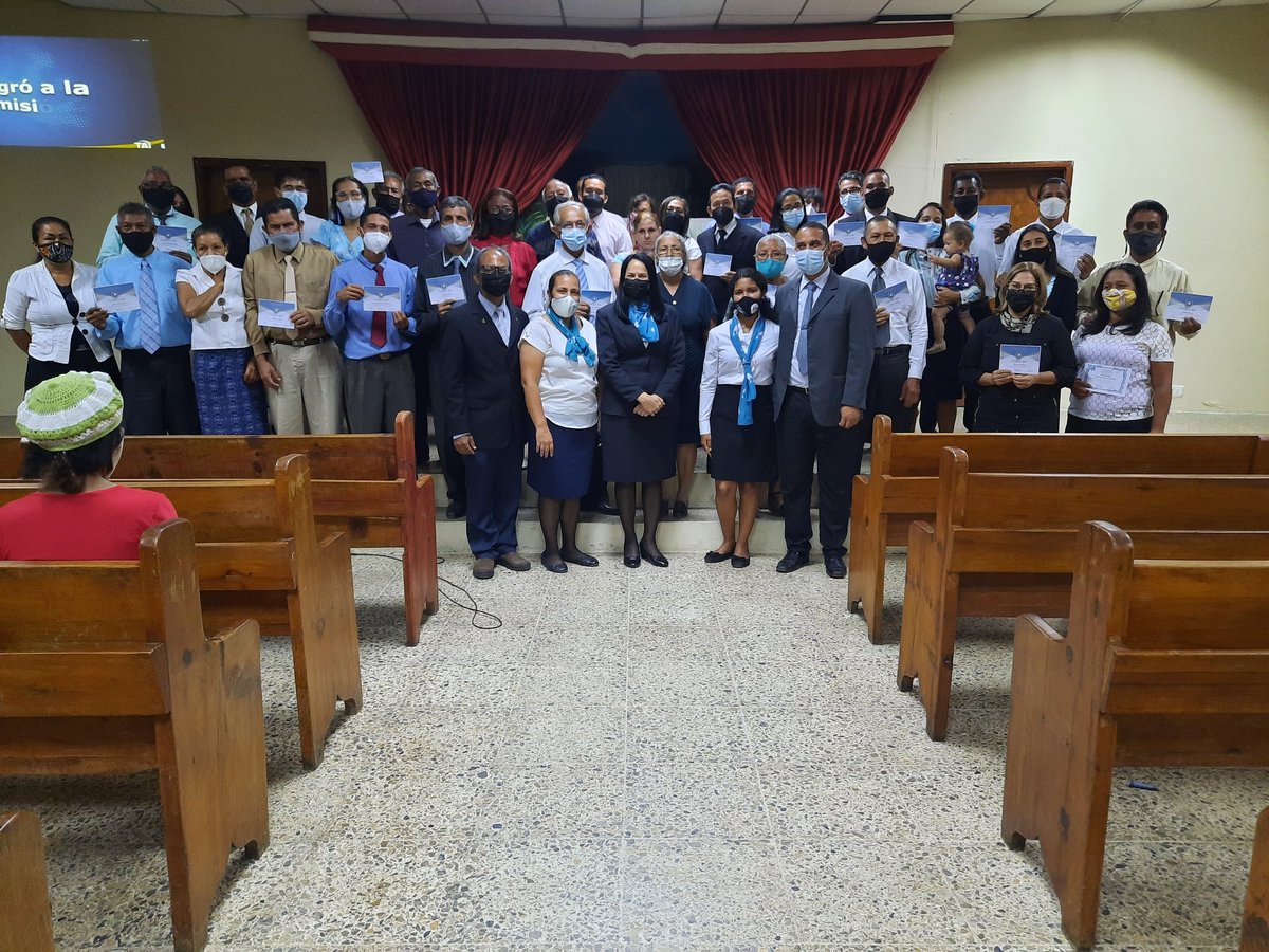 mivenoriental's tweet photo. El sábado 19 de febrero, 22 ancianos de la zona I de MIVENOR se certificaron en una ceremonia especial en la iglesia Santiago Mariño de la isla de Margarita y en la iglesia Central de Barcelona se certificaron los ancianos de la zona II.

Fueron acompañados por sus esposas 👫♥️ https://t.co/G4oCEumtoq