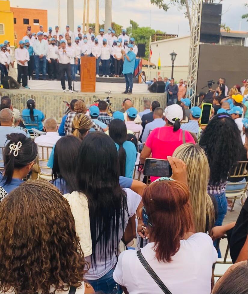 Luisemartinezh's tweet photo. #23Febrero| Acompañamos esta tarde al noble pueblo de #PaloNegro #Aragua, liderado por su extraordinario alcalde @chachodiazplaza, en la conmemoración del 86 aniversario del Municipio #Libertador. https://t.co/N2Qwlkxye8